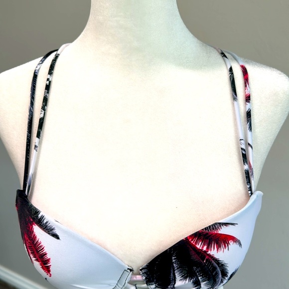 Bikini Top, Size Small. Excellent Condition! Gorgeous Back Details! - Picture 3 of 7